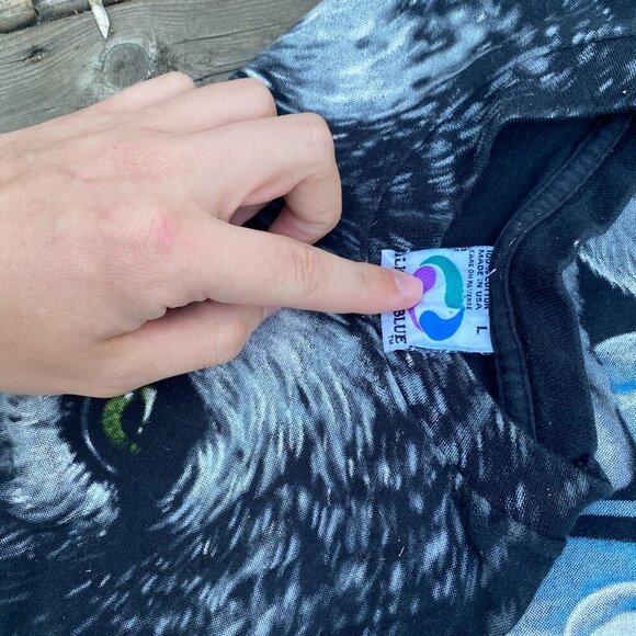 Vintage 1995 Liquid Blue T Shirt AOP Large John Connell Wolf Moon T Shirt AOP - Picture 9 of 10